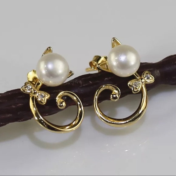 NEW 925S Real 6mm Cultured Freshwater Pearl Cat Shape Stud Earrings - Gold Tone - Picture 4 of 10